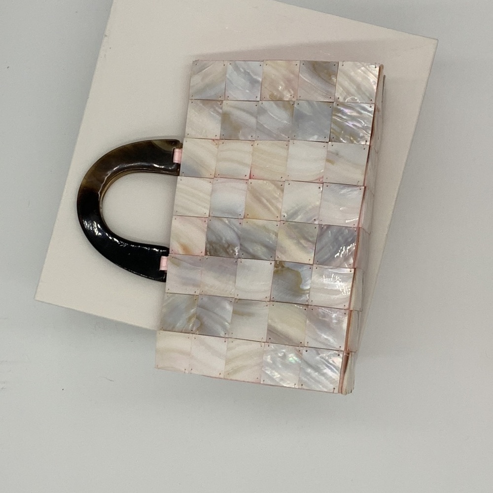 Pink Pearl shell bag - Picture 9 of 10